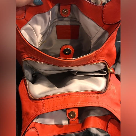 COACH Signature Leather Shoulder Bag ๐งก - Picture 7 of 11